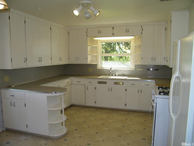 Building Photo - 494 Mottsville Ln