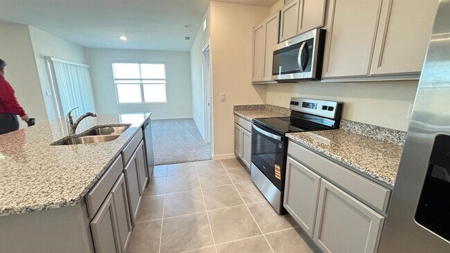 Building Photo - 914 Princess Sabal Pt