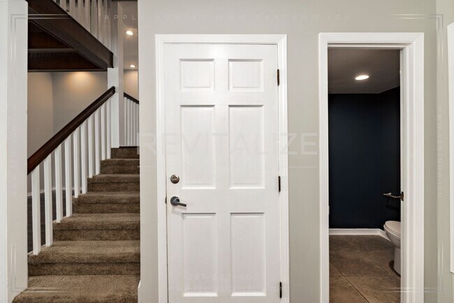 Building Photo - **COMING SOON** Stunning 2 Bedroom/2.5 Bat...