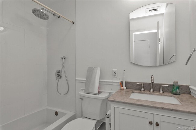 Building Photo - 8 Branding Iron Ln