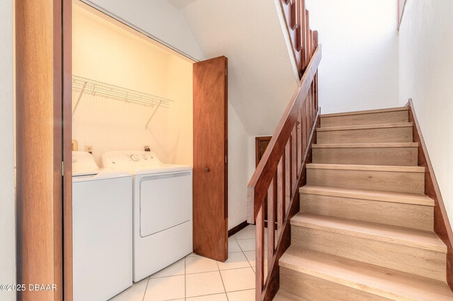 Building Photo - 120 Lakewood Village Cir