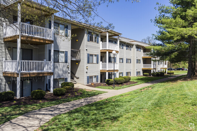 Building Photo - Hickory Woods