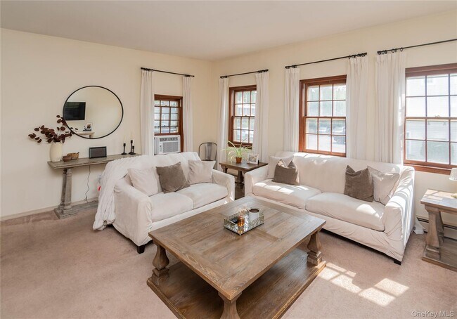 Building Photo - 102 Ward St