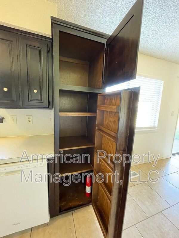 Building Photo - 11841 E 36th St