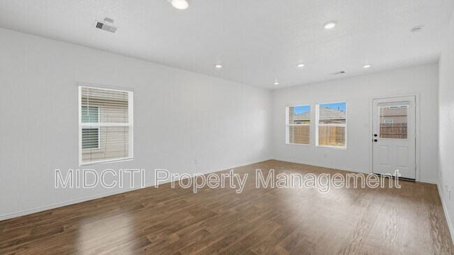 Building Photo - 255 Granary Dr