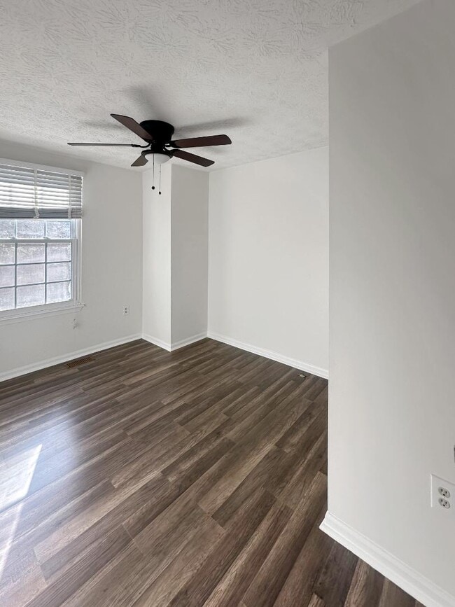 Building Photo - 563 Melissa Ct