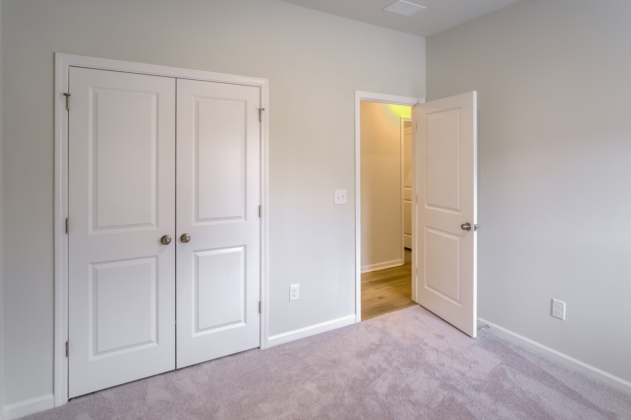 Building Photo - 351 Hillwood Ct