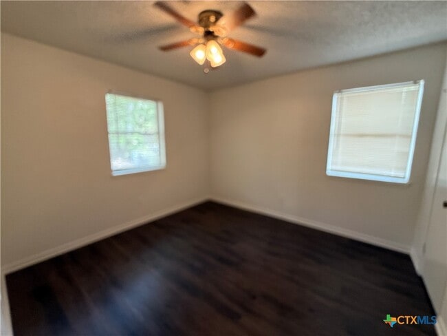 Building Photo - 909 Dryden Ave