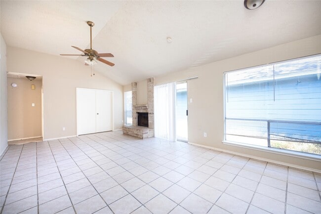 Building Photo - 11047 Grassyglen Dr