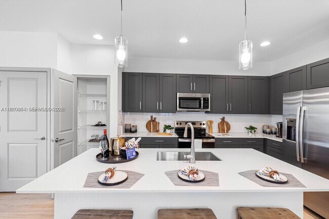 Building Photo - 13138 SW Vallettia Wy