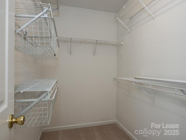 Building Photo - 14930 Ballantyne Village Way