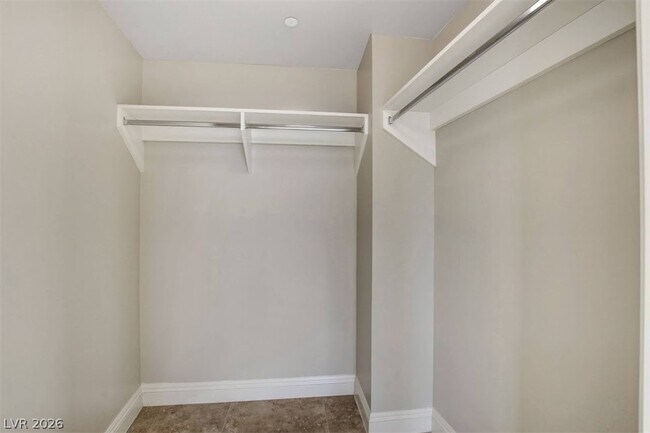 Building Photo - 222 Karen Ave