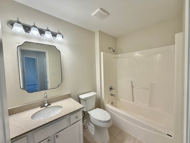 Building Photo - 25 Melrose Ct