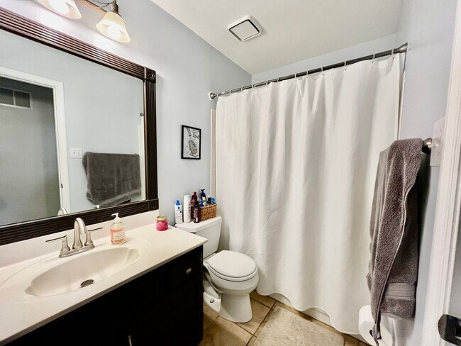 Building Photo - Stunning 3 Bed 3 Bath Ranch In Chesterfiel...