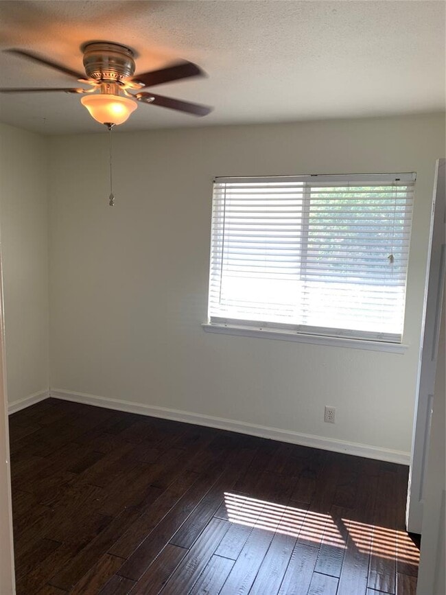 Building Photo - 8811 Dawnridge Cir