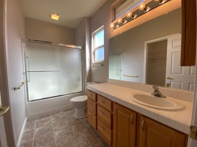 Building Photo - 55+ Sun City Lincoln - Bridgegate model