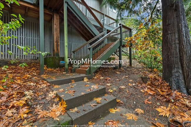 Building Photo - NEW PRICE! Retro-Chic Home with Character ...