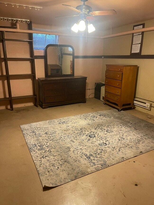 Building Photo - 12713 S 80th Ave