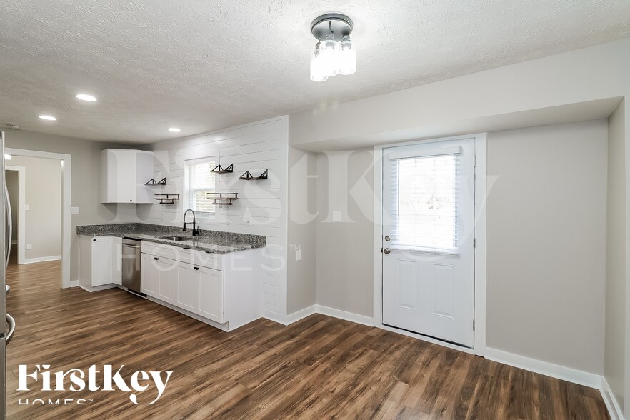 Building Photo - 1399 Ashbrook Dr NW