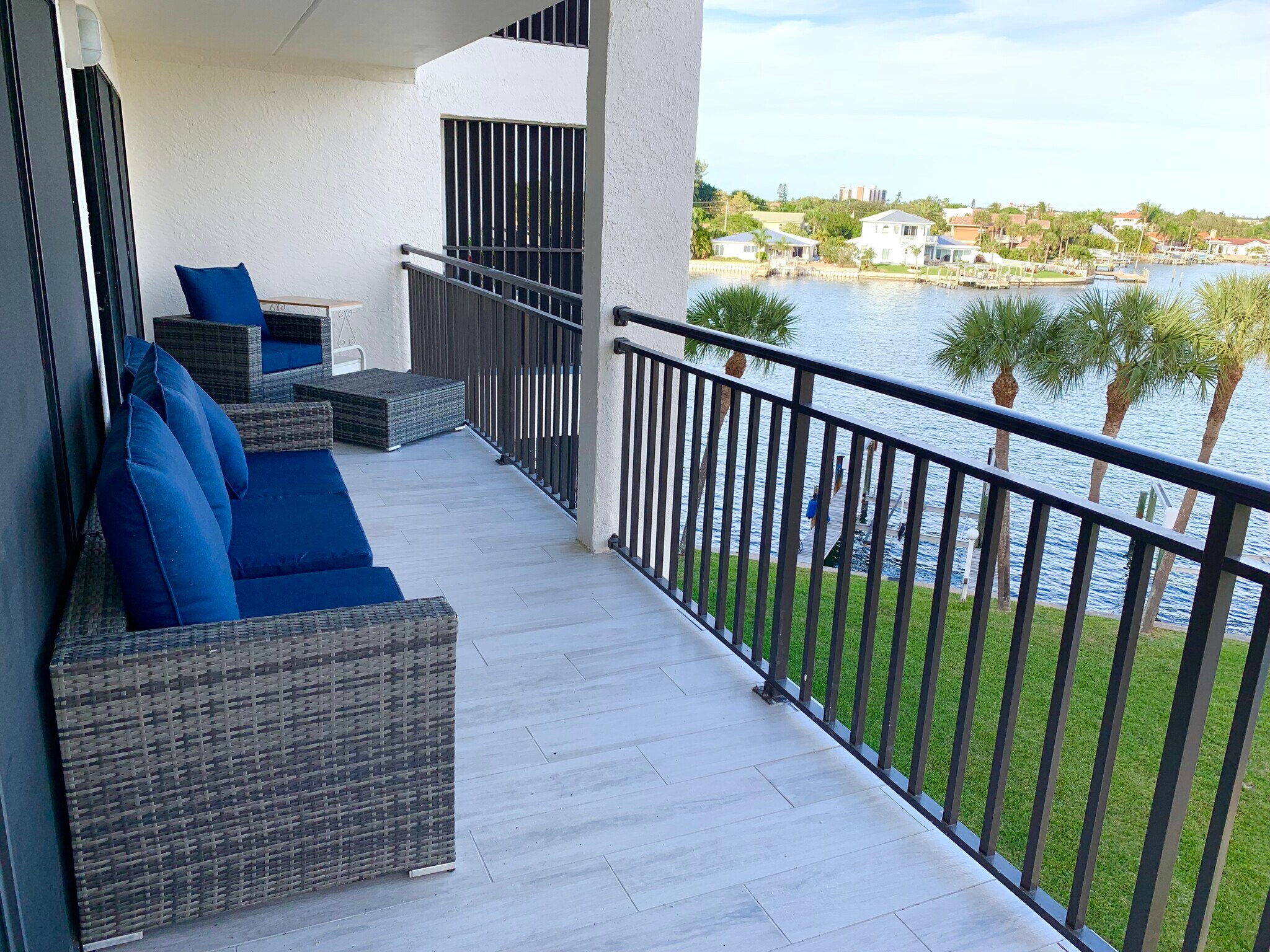 Balcony - 9825 Harrell Ave