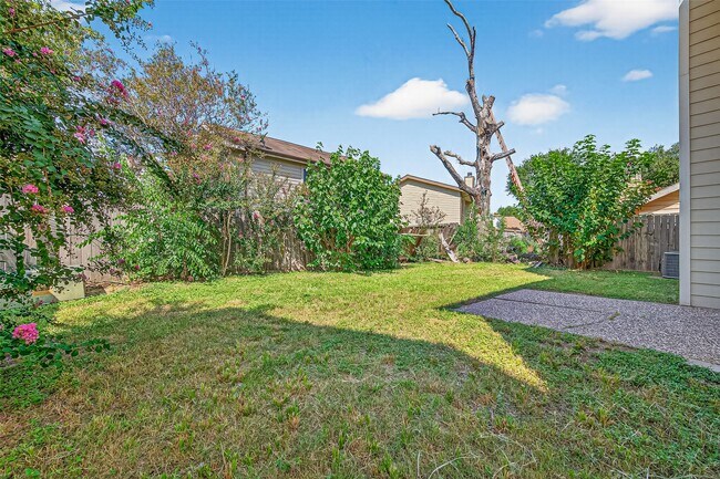 Building Photo - 1811 Foxlake Dr