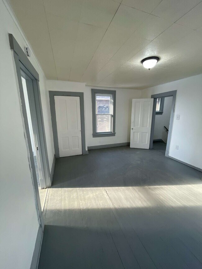 Building Photo - 618 Penn Ave