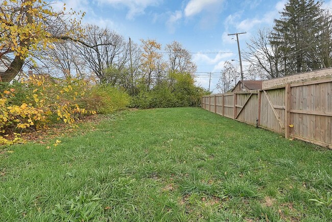 Building Photo - Renovated 3-Bedroom 2-Bathroom House