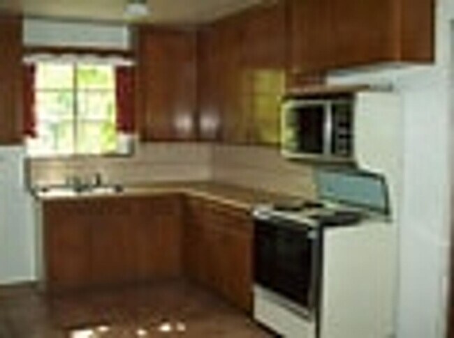 Building Photo - 3 Bedroom in Hudson Park off Cedar