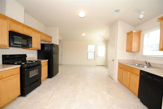 Building Photo - 2703 Alvar Dr