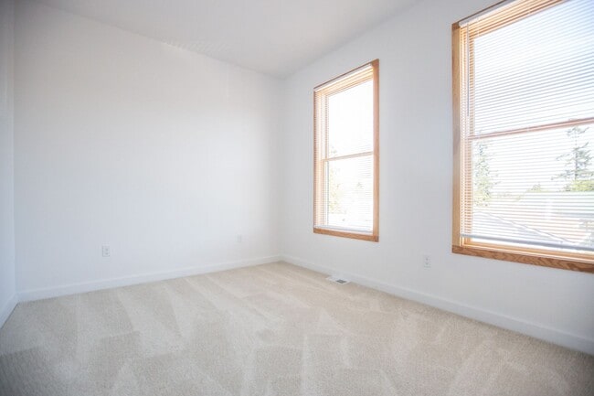 Building Photo - One Month Free ***Available NOW-  3 Bedroo...