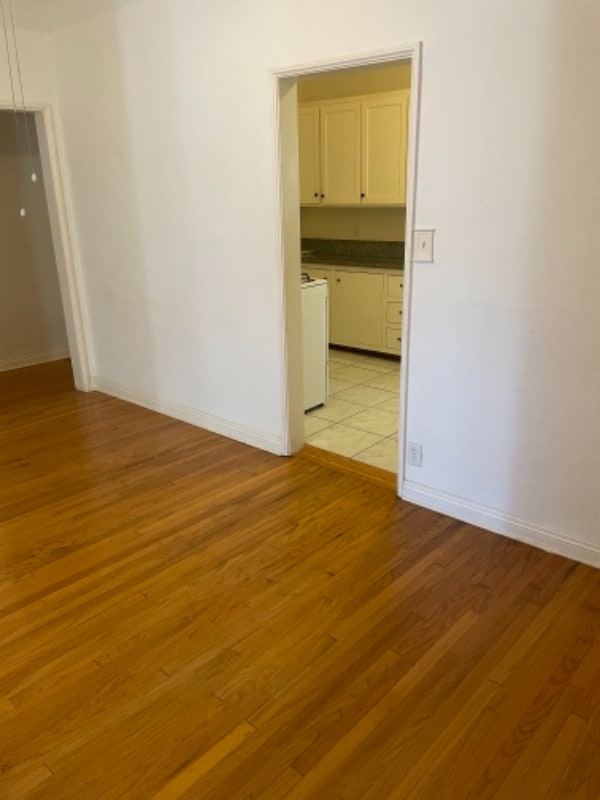 Building Photo - 1547 S Wooster St