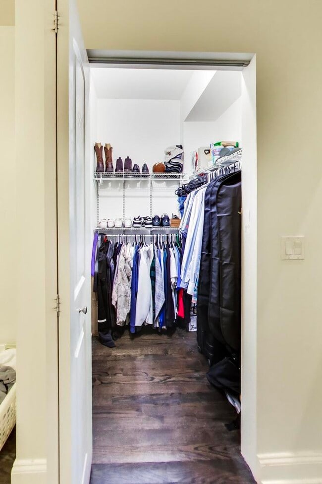 Building Photo - 3815 N Kedzie Ave