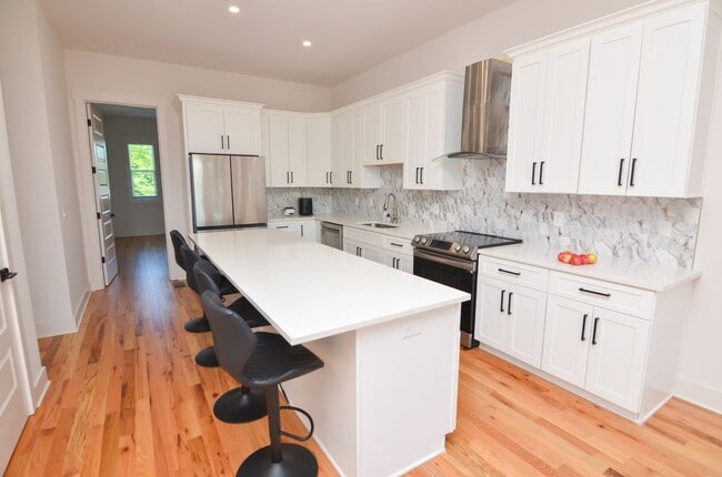Building Photo - 411 Mcadoo Ave