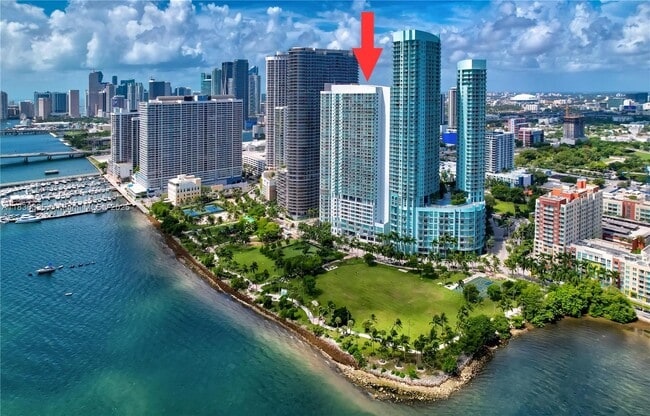 Primary Photo - 1800 N Bayshore Dr