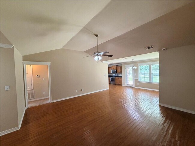 Building Photo - 9646 Estate Dr