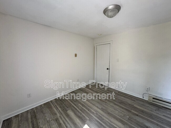 Building Photo - 44 E Washington St