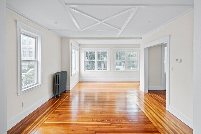 Building Photo - 57 Yale St