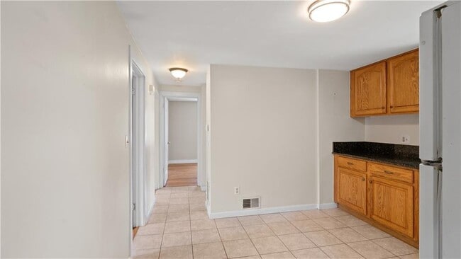 Building Photo - 92 Falcon Ave