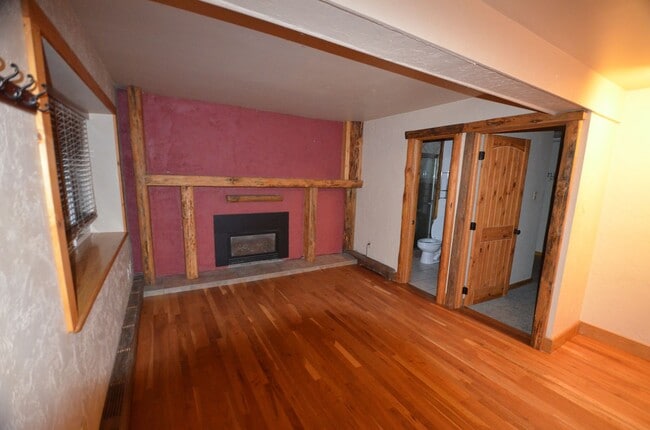 Building Photo - 471 High Point Dr