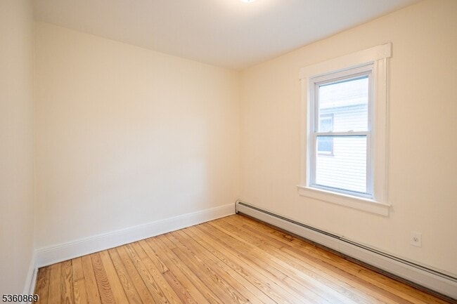Building Photo - 34 Fairview Pl
