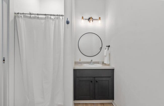 Building Photo - 1360 American Dr