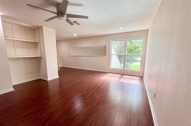 Building Photo - 20313B Sunny Shores Dr