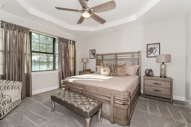 Building Photo - Luxury Furnished Coach Home in Esplanade Golf & Country Club – 2+Den / 2.5 Bath