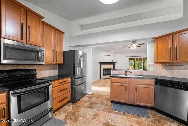 Building Photo - 11434 Wandering Pines Ln