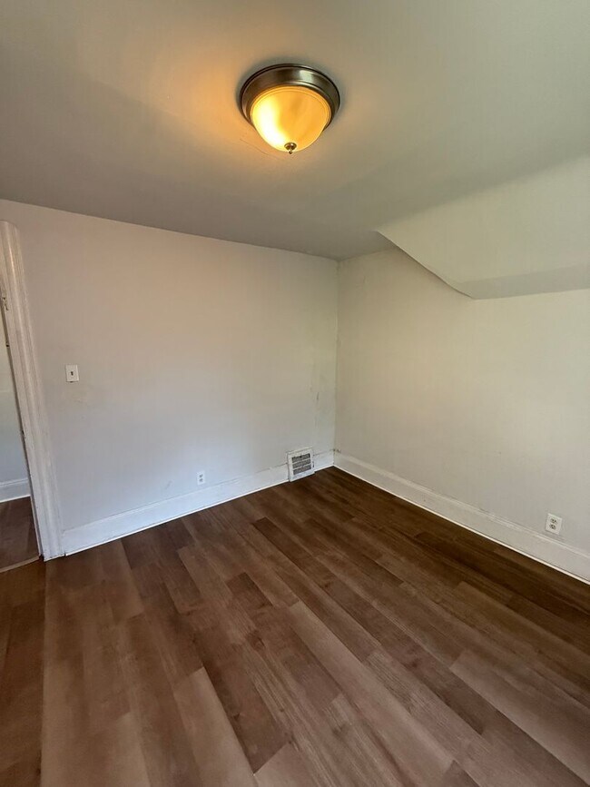 Building Photo - SECTION 8 and EDEN Accepted!! Newly Renovated 3BR Gem – 1.5 Baths!!