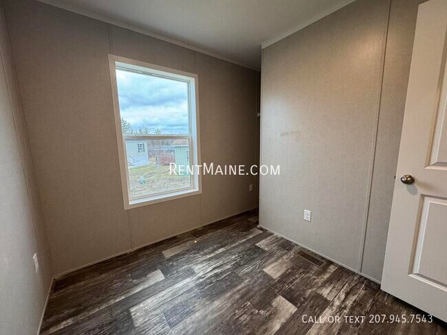 Building Photo - 194 F St