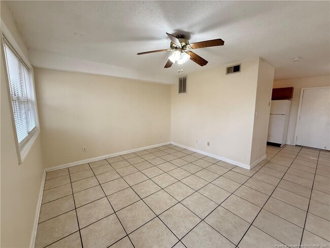 Building Photo - 713 North St