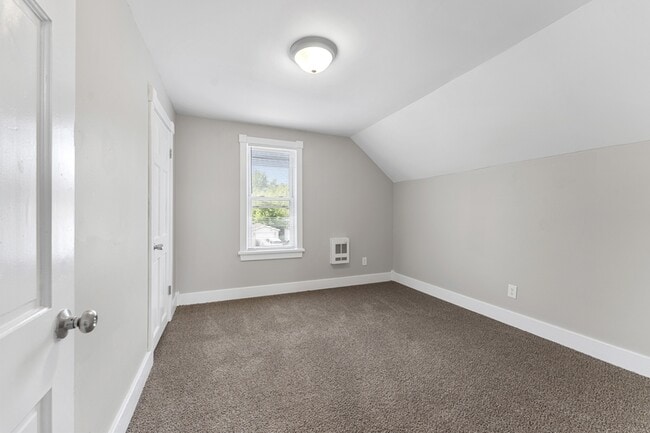 Building Photo - 2474 4th St