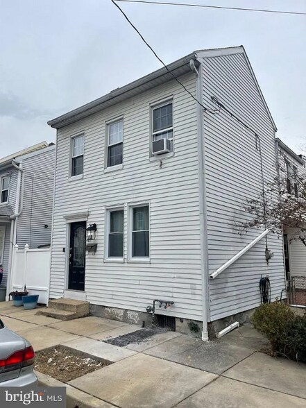 Primary Photo - 47 S 5th St