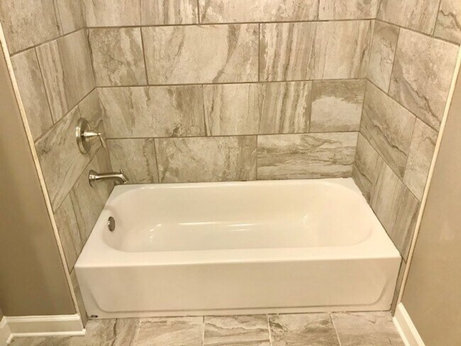 Building Photo - ShinaultCove4067